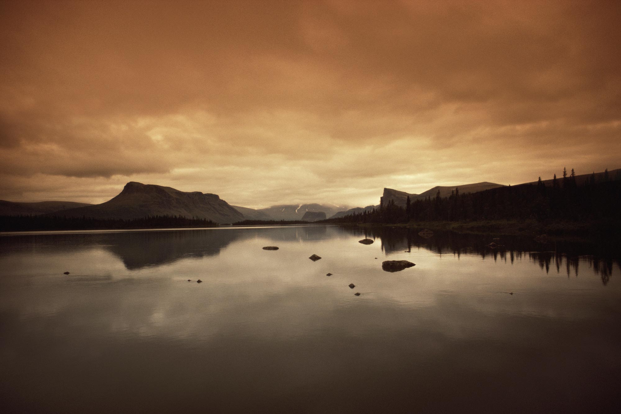 A dark and gloomy lake